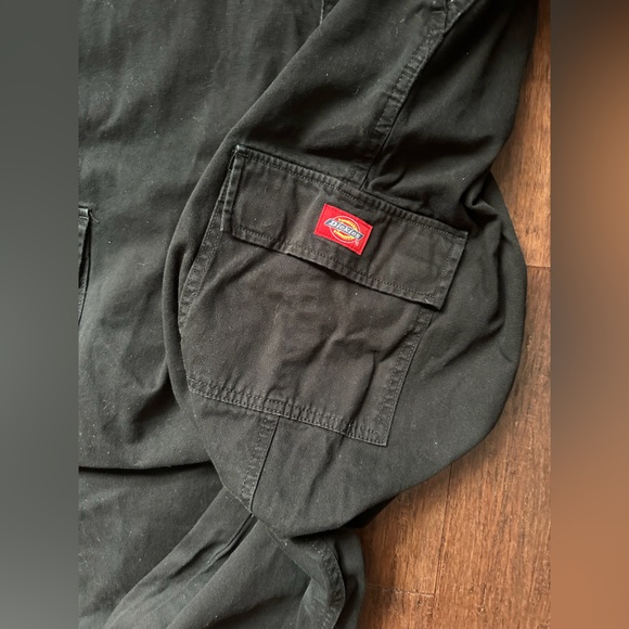 Dickies women’s  Black Elastic Waist  cargo jogger  Pants - Picture 5 of 5